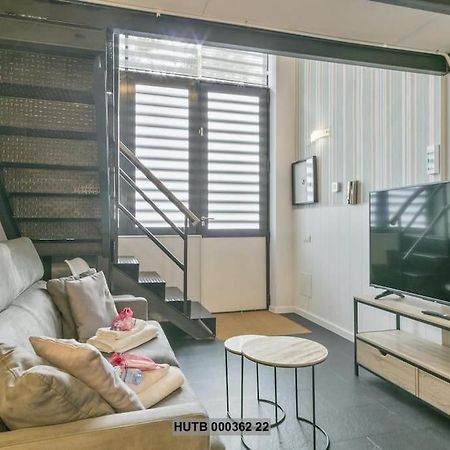 Alcam Futbol Pequeno Apartment Barcelona Bagian luar foto