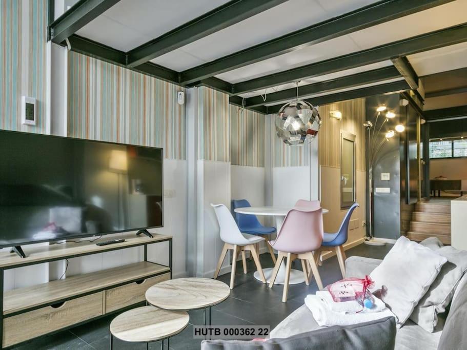 Alcam Futbol Pequeno Apartment Barcelona Bagian luar foto