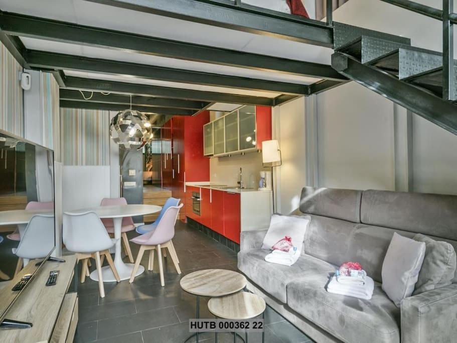 Alcam Futbol Pequeno Apartment Barcelona Bagian luar foto