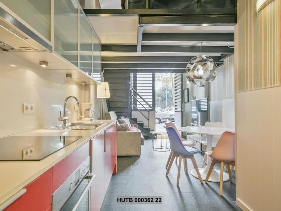 Alcam Futbol Pequeno Apartment Barcelona Bagian luar foto